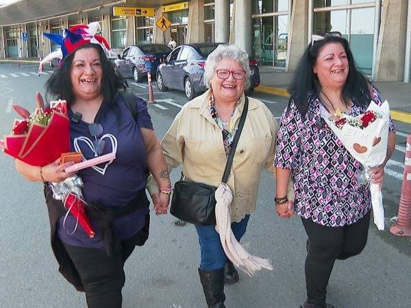 Madre se reencontró con sus hijas tras 46 años