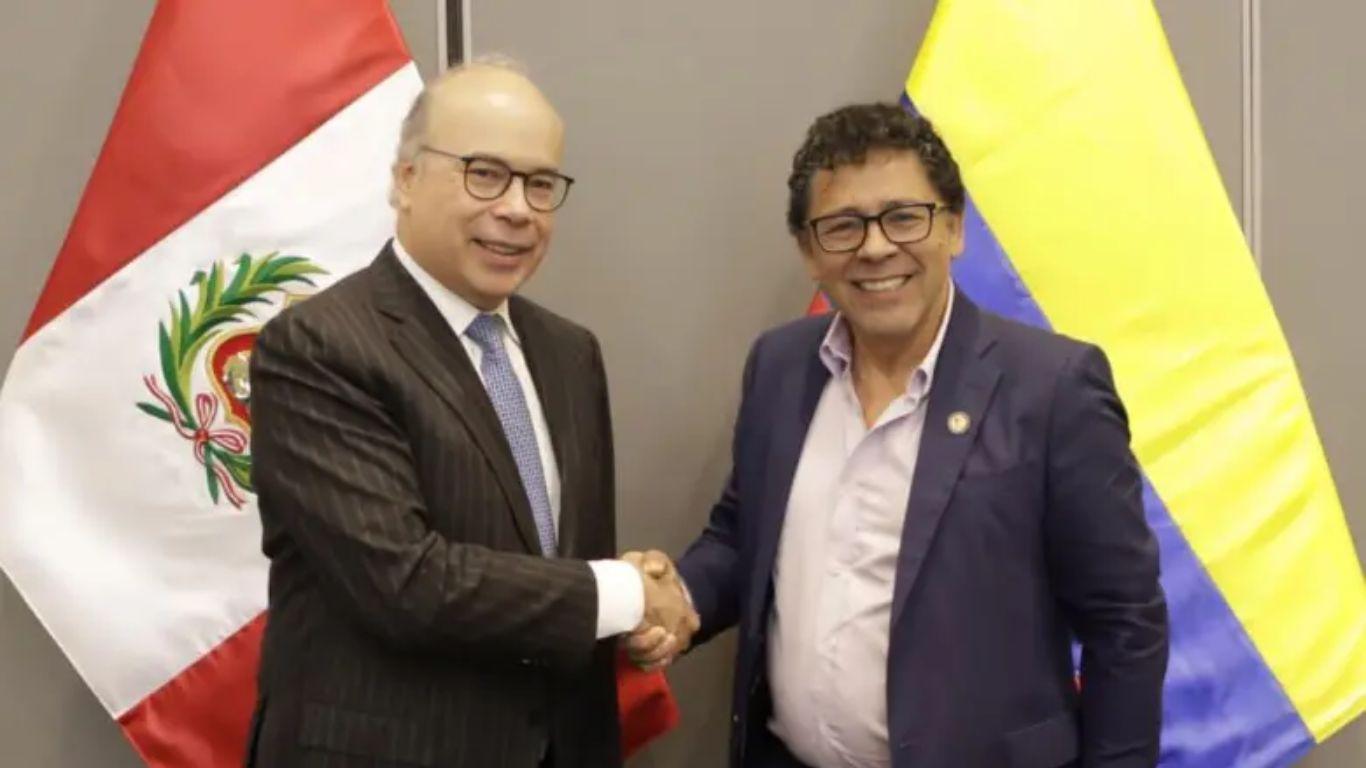 Colombia y Perú dialogan sobre soberanía de la isla Santa Rosa en el Amazonas