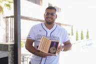 Maru Campos felicita a Uziel Muñoz por su actuación en el Mundial de Atletismo 2025