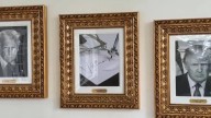 La Casa Blanca presenta su "Paseo de la Fama Presidencial" con retratos de exmandatarios y reemplaza a Biden por un 'autobolígrafo'