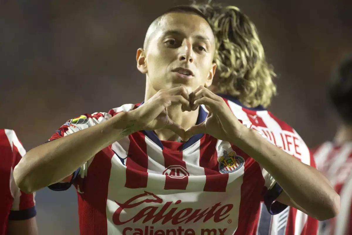 Sorpresa en la Liga MX 2025: las Chivas venían como vítcimas y derrotan al América en el Clásico Nacional