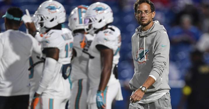 Mike McDaniel and Aaron Glenn’s coaching journeys converge again in Dolphins