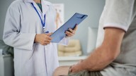 Cada vez más pacientes buscan revertir la vasectomía en Argentina