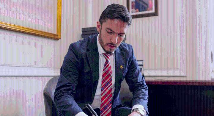 Polémico nombramiento de Juan Carlos Florián en MinIgualdad fue suspendido provisionalmente El Tribunal Administrativo de Cundinamarca ordenó frenar temporalmente su designación tras admitir una deman