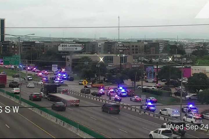 Tiroteo en instalaciones del ICE en Dallas deja al menos tres muertos