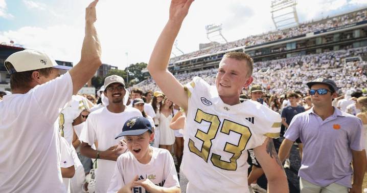 Georgia Tech hits game-ending 55-yard FG as time expires to stun No. 12 Clemson 24