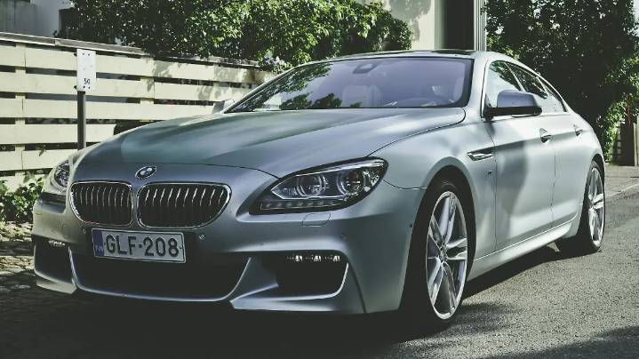 BMW llama a revisión de vehículos por peligro de incendio