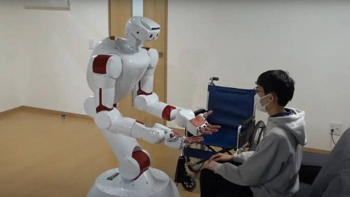 China acelera en la carrera de los robots humanoides