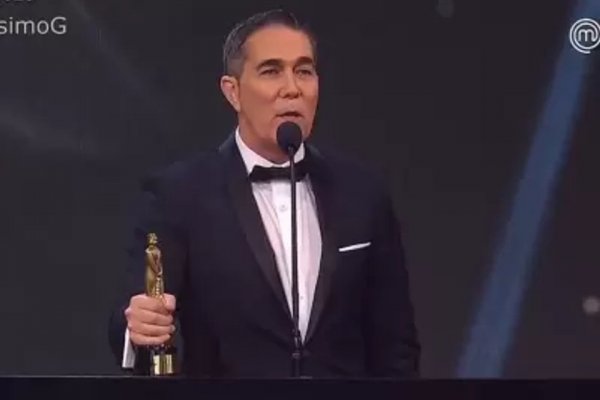 Tremenda domada: Rodolfo Barili atendió a los periodistas ensobrados en su discurso en plena gala de los Martín Fierro