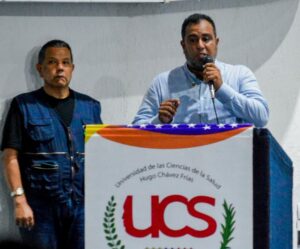 Eneas González recibió en el Anfiteatro Municipal a más de mil estudiantes de Ciencias de la Salud