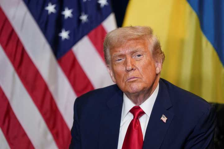 Trump says NATO countries should shoot down Russian aircraft that violate airspace