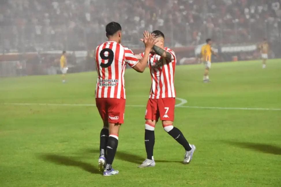 San Martín de Tucumán goleó 4-0 a Atlanta en La Ciudadela