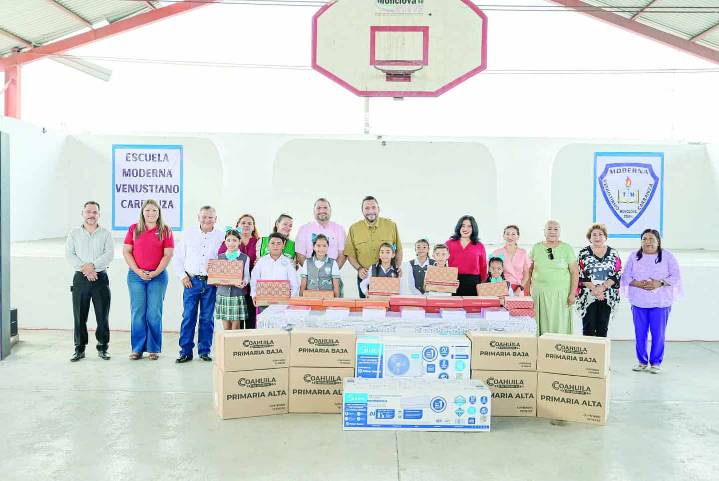 Compromiso del Alcalde de Monclova: Mejoras en Educación y Climatización