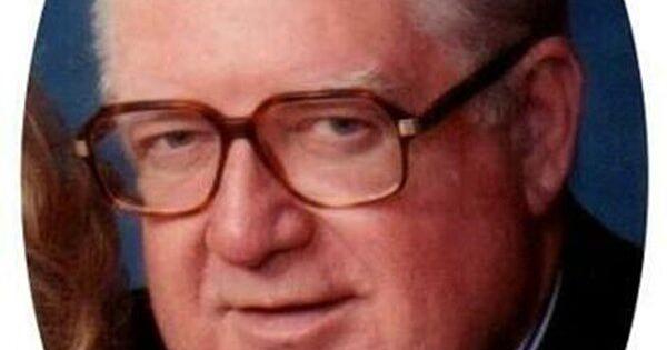 Theodore J. Pyrak, 92, Black Rock attorney prominent in community
