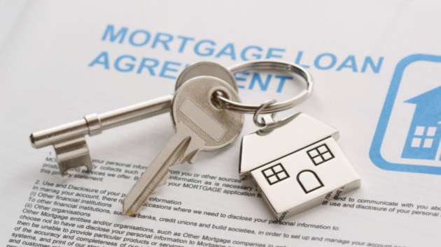 Mortgage rates are falling fast. Is it a good time to buy a home?