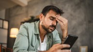 Expertos explicaron la razón por la que las aplicaciones en algunos celulares se eliminan solas