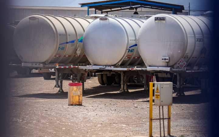 Caen servidores públicos y directivos de empresas relacionados al huachicol: Harfuch