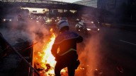 Tensión en Francia: bloqueos en autopistas y más de 70 detenidos en una jornada de protestas contra el ajuste