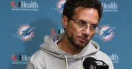 No moral victories in losing, says coach McDaniel after Dolphins drop to 0