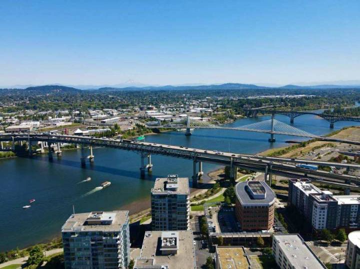High pressure builds over Oregon, temps to rise this week