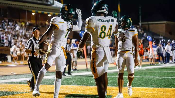 Late Touchdown, Big Plays Propel W&M Football Past Maine, 28