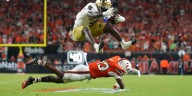 Notre Dame football drops to No. 9 in latest AP Top 25 poll