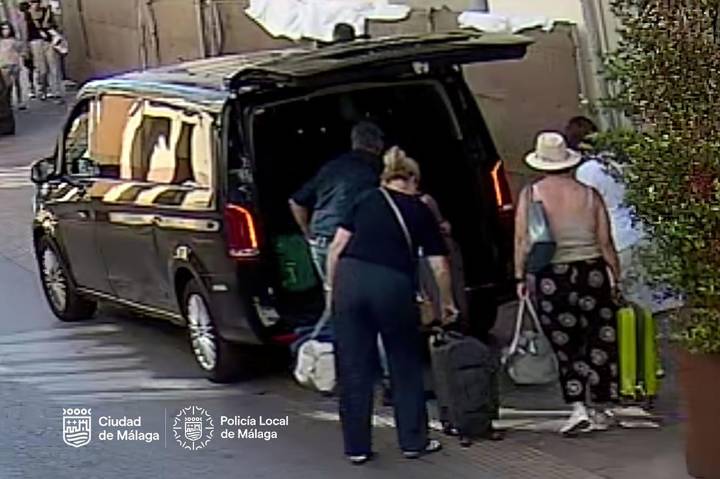 Denuncian a una empresa VTC por operar con varios vehículos sin licencia para transporte de viajeros