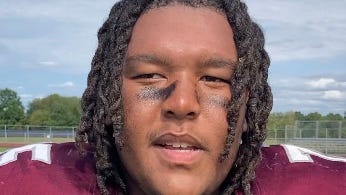 Watch Hodgson roll past Sussex Central in Delaware high school football