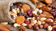 Qué impacto tiene la incorporación regular de frutos secos en la salud del corazón
