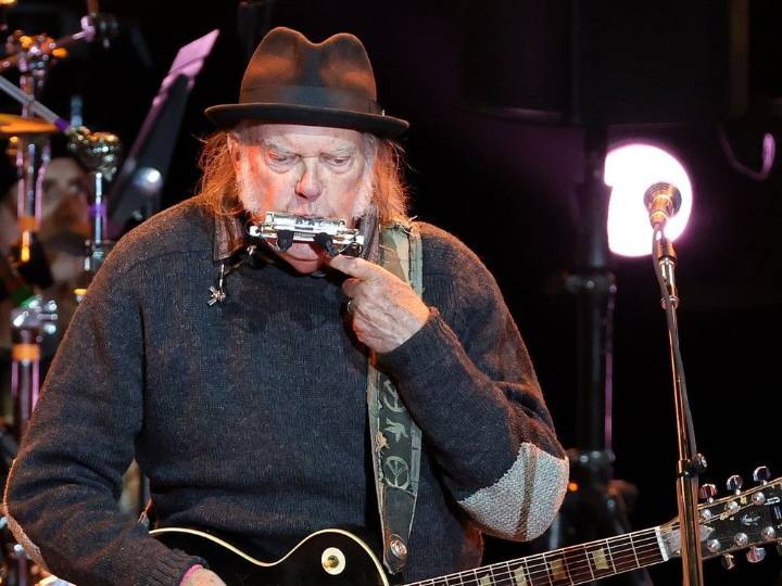 Review: Neil Young drops career-spanning set at Deer Lake Park concert