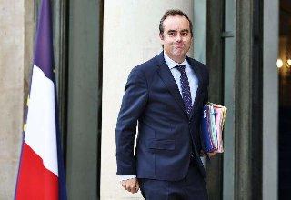 Nuevo primer ministro de Francia asume en medio de fuertes protestas