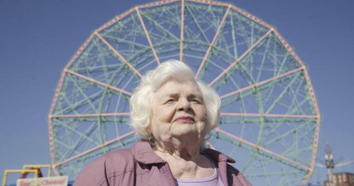 Movie Review: Friendship, grief and June Squibb in ‘Eleanor the Great’