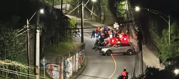 'Fico' Gutiérrez denunció "acto terrorista" en Medellín por explosión que afectó torre de energía