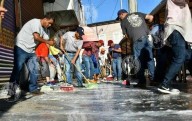 Realizan labores de lavado y barrido en el Centro Histórico