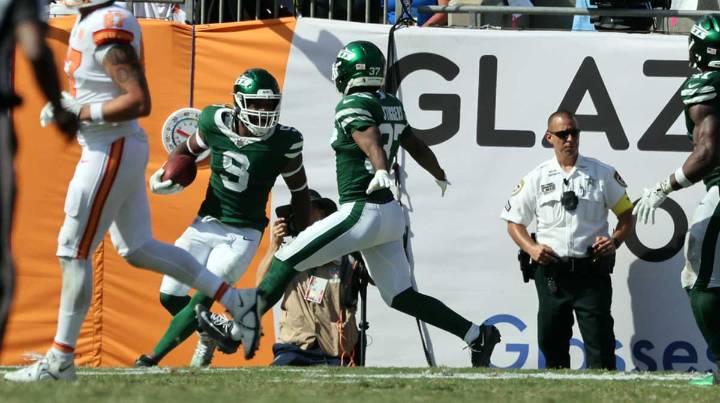 Buccaneers’ Todd Bowles drops F-bomb about Jets’ blocked field goal return TD