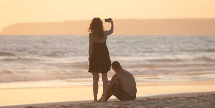 Are Couples Who Meet Offline Happier?