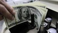 El dólar oficial subió a $1.380 y el riesgo país volvió a pasar los 1.100 puntos