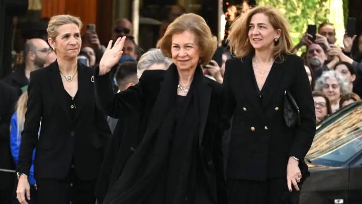 Elena y Cristina se mudan a vivir a Zarzuela y disparan los rumores más oscuros