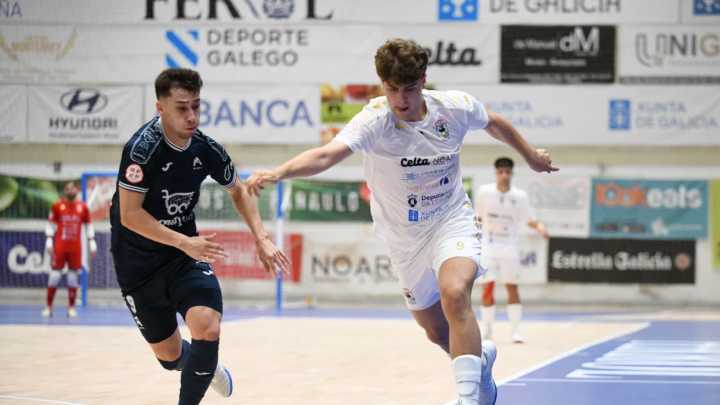 O Parrulo Ferrol celebra su retorno a Primera con una goleada