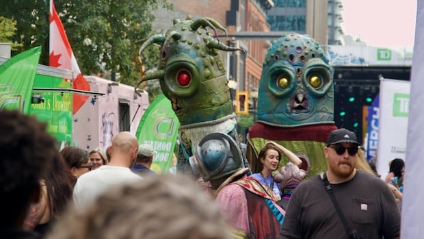 Singers, skateboarders and aliens take to the streets for Supercrawl