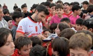 Torres recorrió el Club Huracán de Trelew