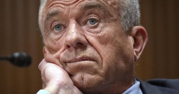 Familiares de Robert F. Kennedy Jr. dicen que es una “amenaza” para la salud de los estadounidenses