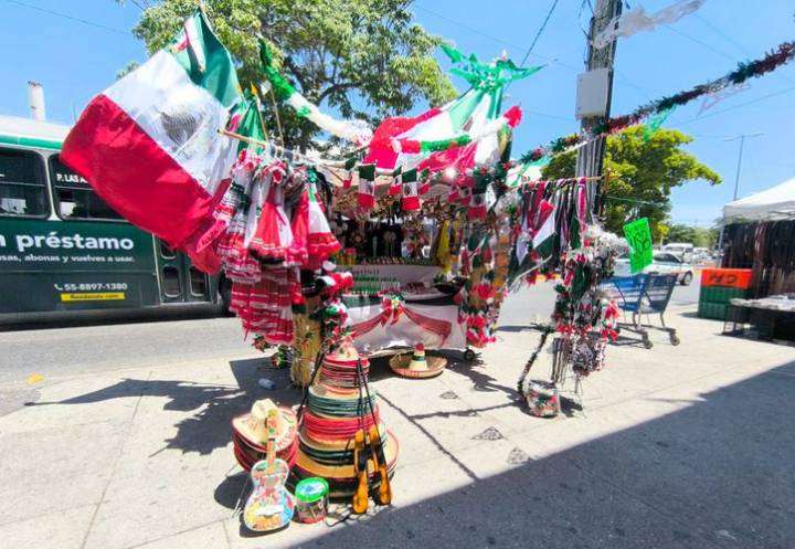Baja demanda de artículos patrios a días del Grito de Independencia en Cancún