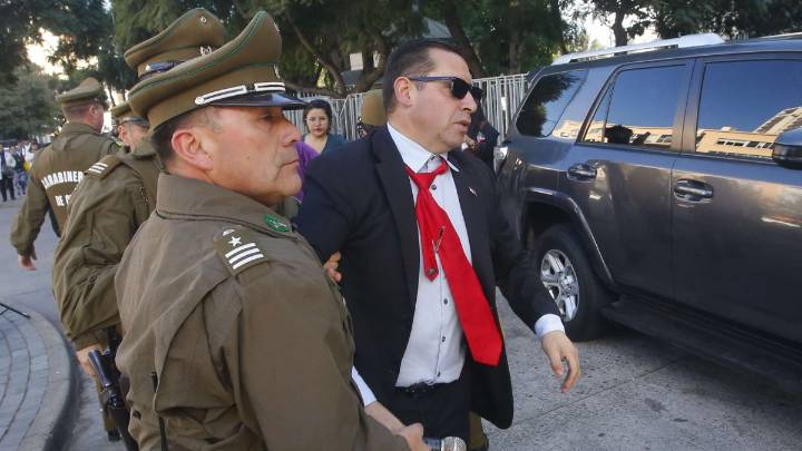 "Atentado a la autoridad": Detienen al "Pastor Soto" en las afueras del Te Deum Evangélico