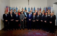Los gobernadores miran con desconfianza la convocatoria al diálogo de Milei