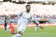 Deadspin | Denis Bouanga tallies hat trick as LAFC top Quakes at Levi's Stadium