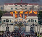 Nepal: incendian edificios públicos y persiguen funcionarios en un estallido social