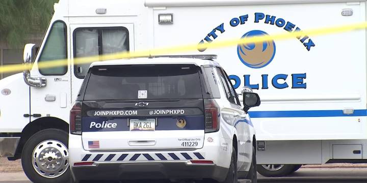 Man shot, killed in west Phoenix neighborhood