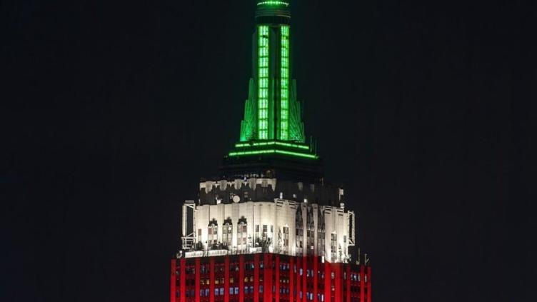 ¡Viva México! Iluminan Empire State de verde, blanco y rojo 📷