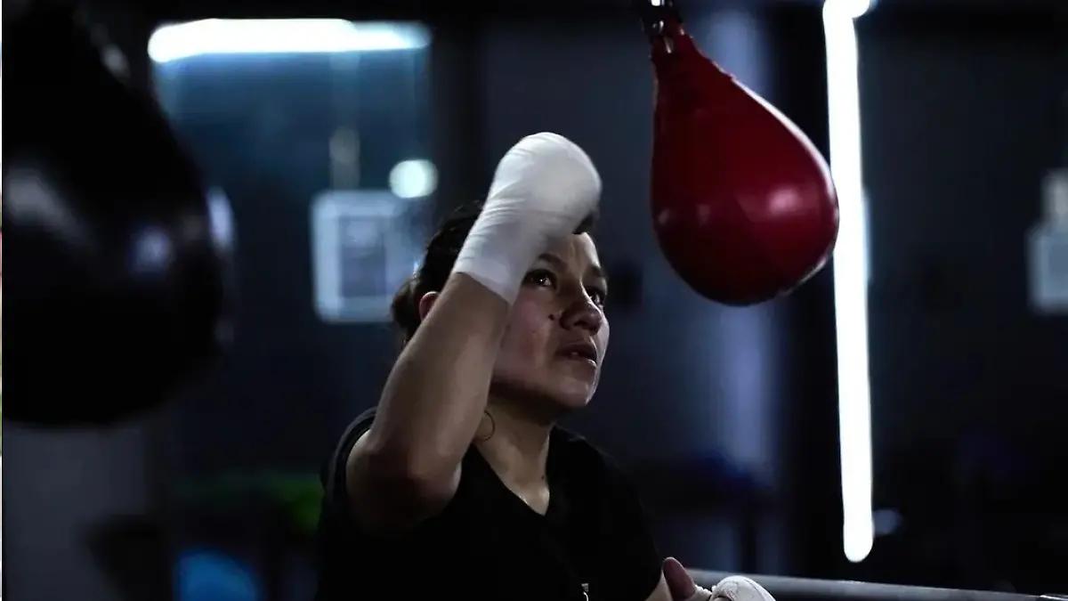 Mayelli Rosquero, boxeadora hidalguense, unificará títulos Super Gallo. Fecha y dónde verlo